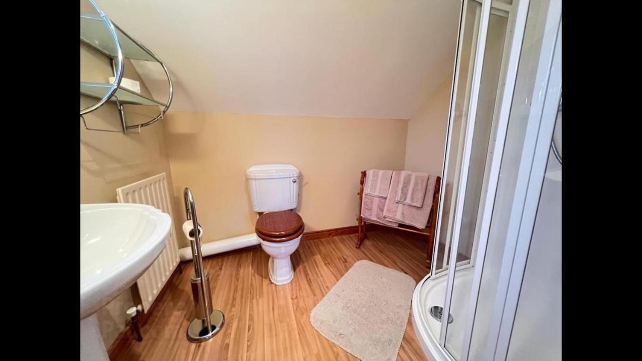 Asdee House Bed and Breakfast Bushmills Esterno foto