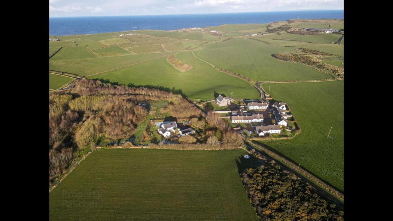 Asdee House Bed and Breakfast Bushmills Esterno foto